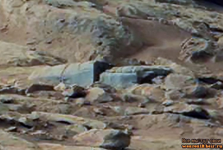 Прямые углы на камнях с фото Марса